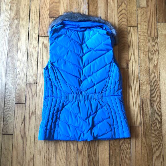 Talbots NWOT Women's Sleeveless Faux Fur Puffer Vest Bright Blue Size S - Picture 7 of 7